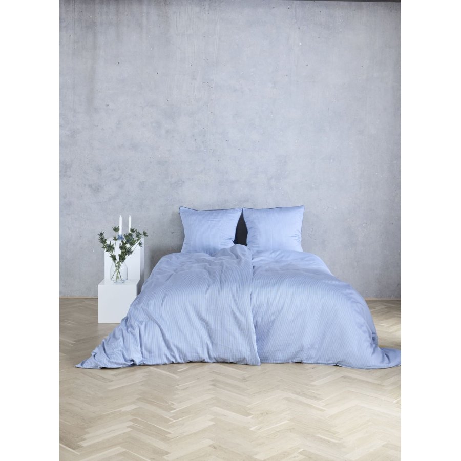 OMHU Pin Stripe m. Piping Senget�j 140x200 cm, Ocean/Sky