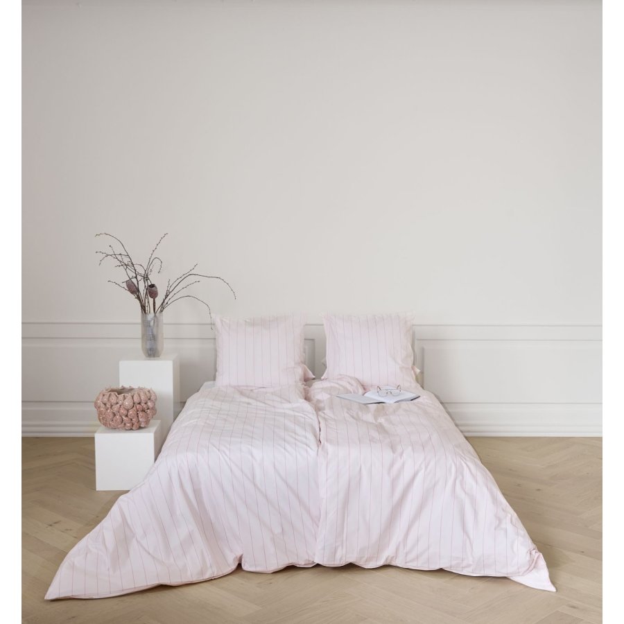 OMHU Needle Stripe Senget�j 140x200 cm, Rose/Pink