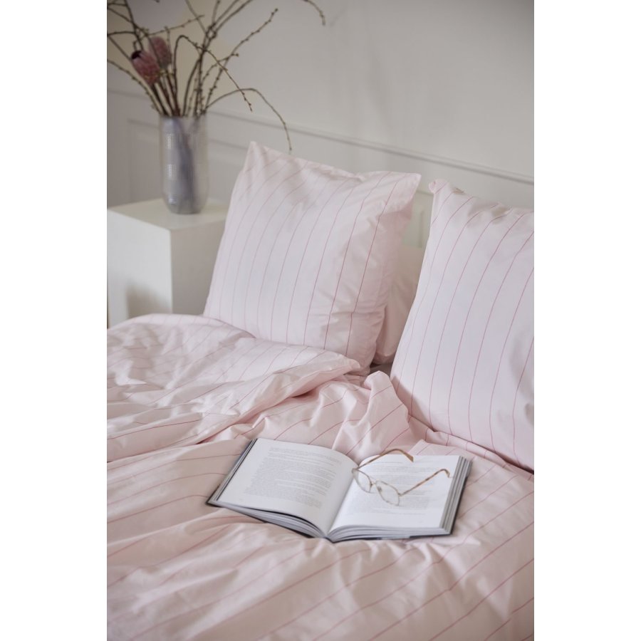 OMHU Needle Stripe Senget�j 140x200 cm, Rose/Pink