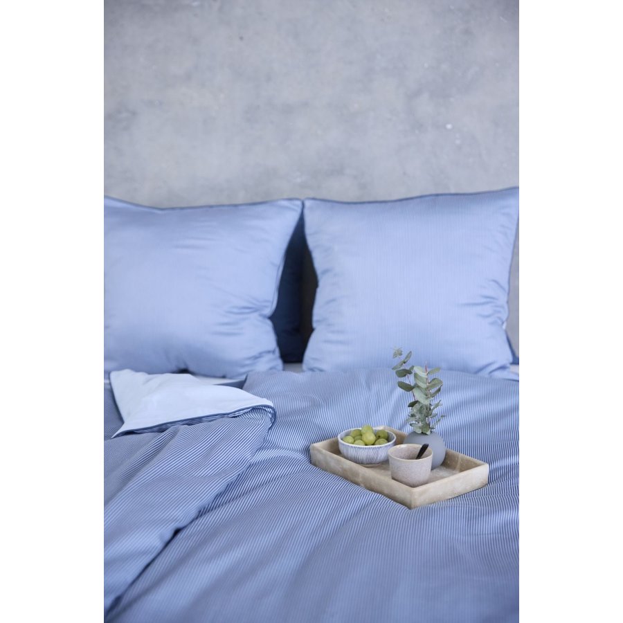 OMHU Pin Stripe m. Piping Senget�j 140x220 cm, Ocean/Sky