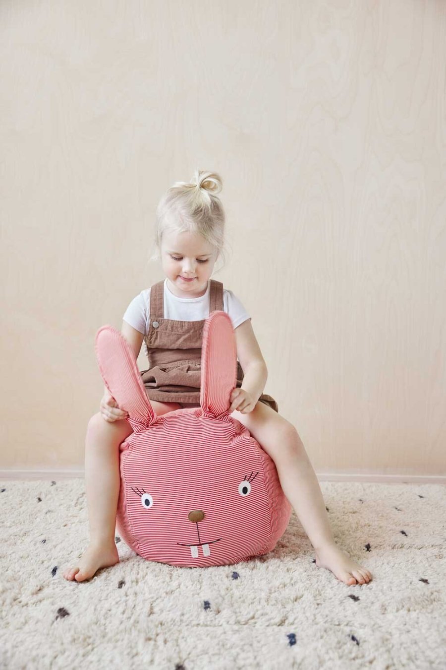 OYOY Mini Sitzsack Kaninchen Rosy, Kirsche Rot