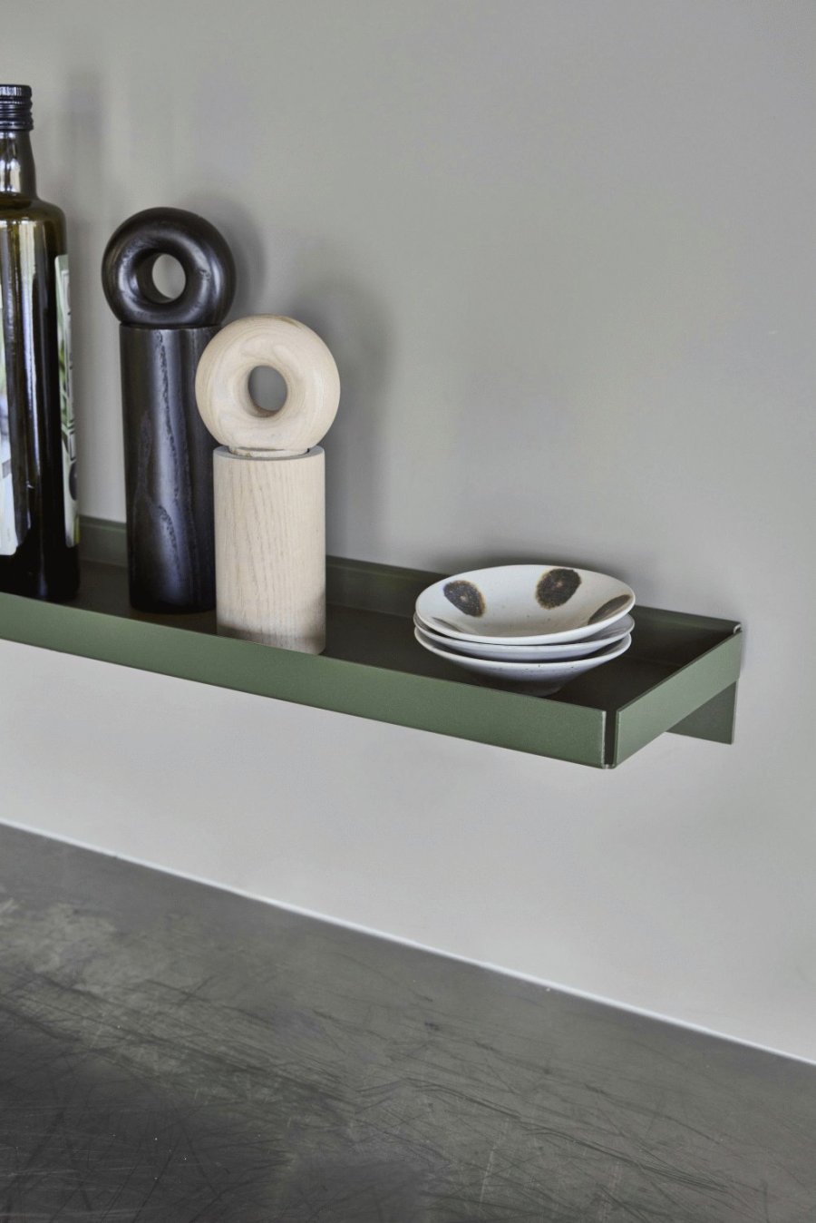 OYOY Bakku Wandregal 16x80 cm, Olive