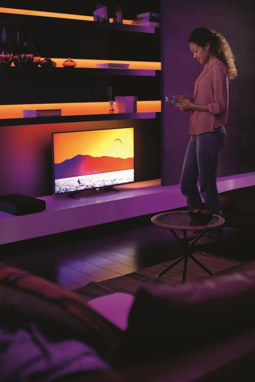 Philips Hue Lightstrip Plus Basiseinheit 2 m, Mehrfarbig