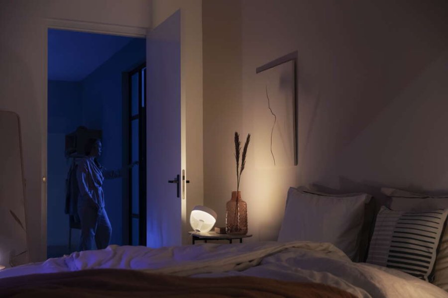 Philips Hue Iris Tischlampe H19,4 cm, Wei