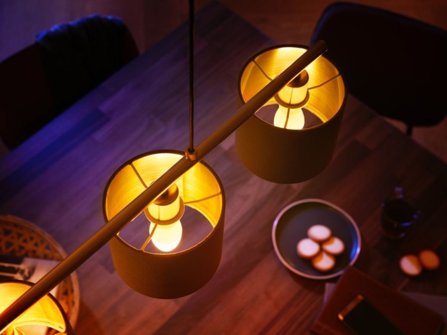 Philips Hue White Ambiance Glhbirne Kerzenform E14 470 Lumen 3,9 cm