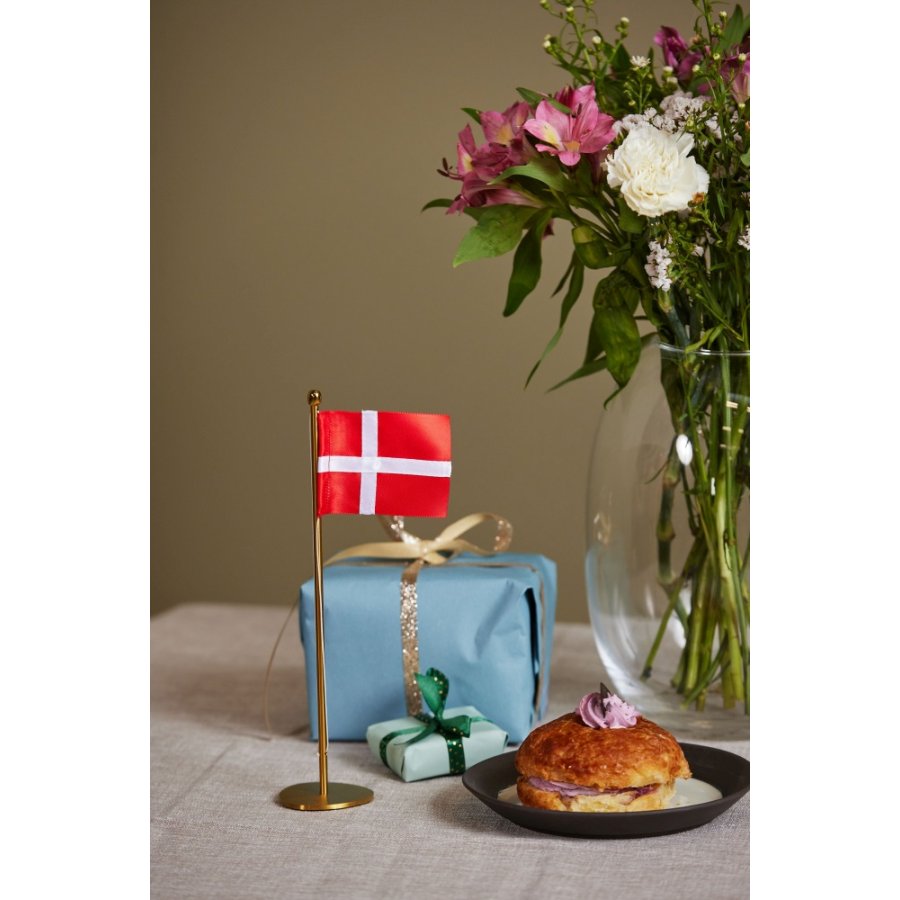 Piet Hein Bordflag H35 cm, Messing