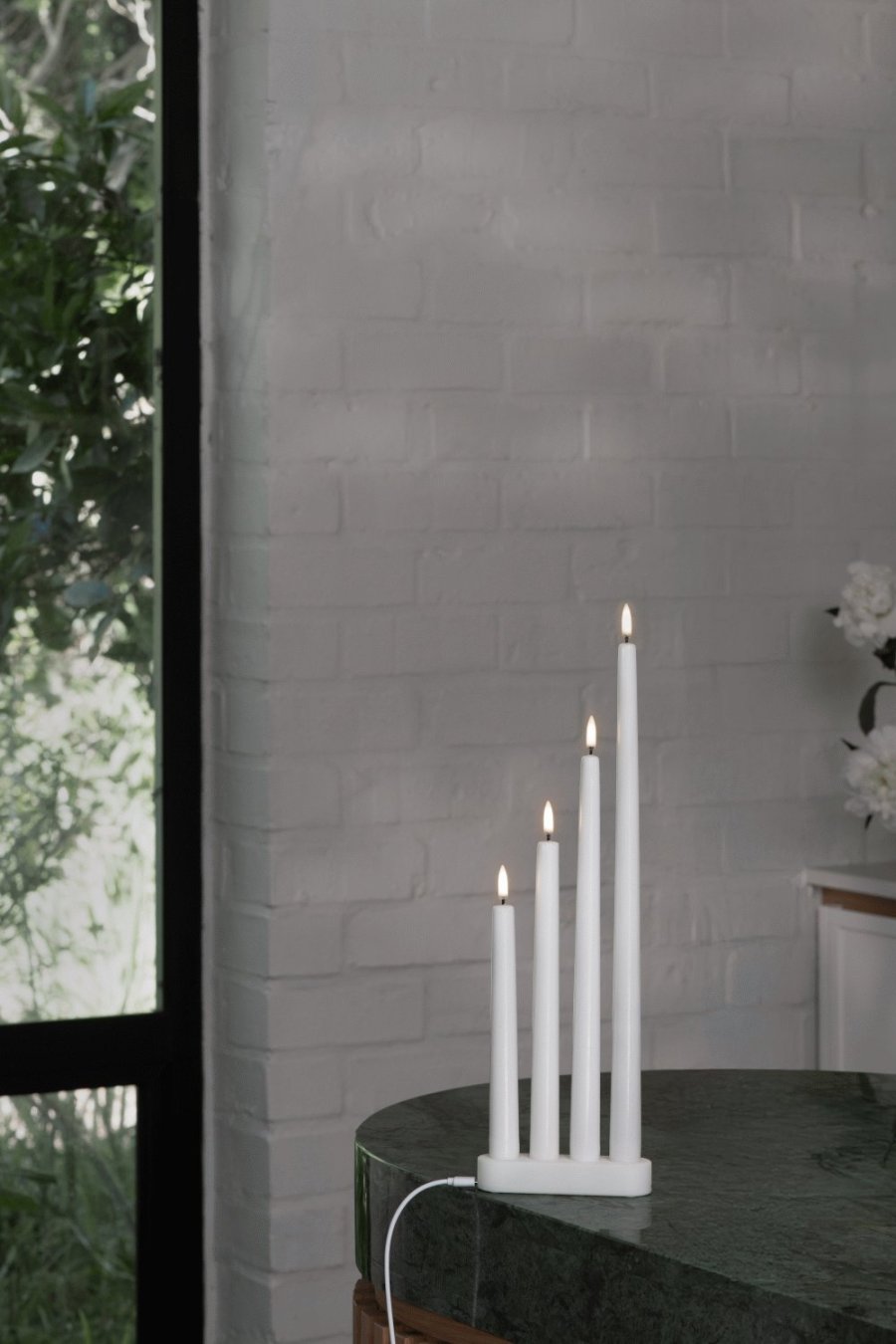 Uyuni Lighting Ladestation til 4 stk. Kronelys 13x4 cm