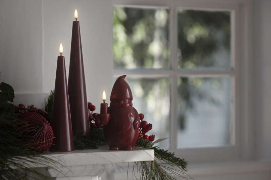 Uyuni Lighting Weihnachtsmannkerze LED Ø10xH17 cm, Carmine Red