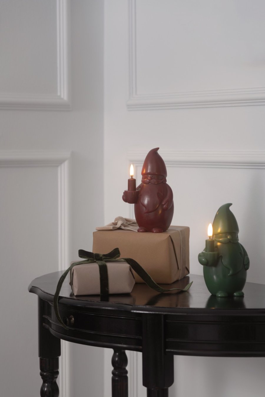 Uyuni Lighting Weihnachtsmannkerze LED Ø10xH17 cm, Carmine Red