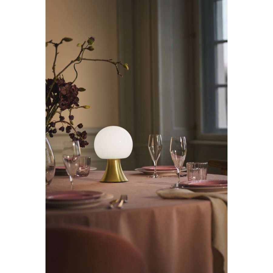 Holmegaard Noor Akku-Tischlampe LED H23 cm, Messing