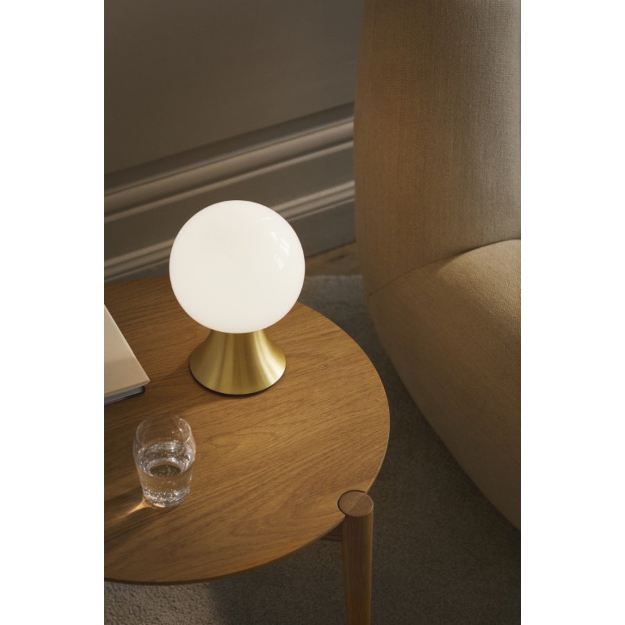 Holmegaard Noor Akku-Tischlampe LED H23 cm, Messing