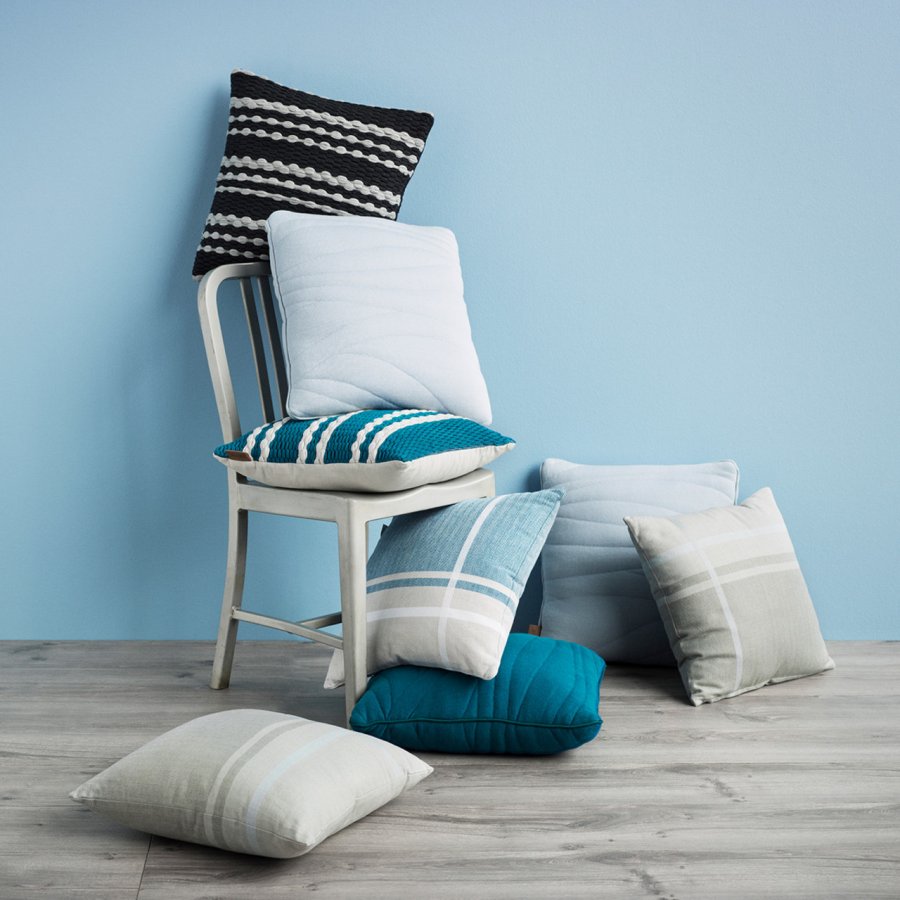 Juna Cross Pude 45x45 cm, Sort/gr�