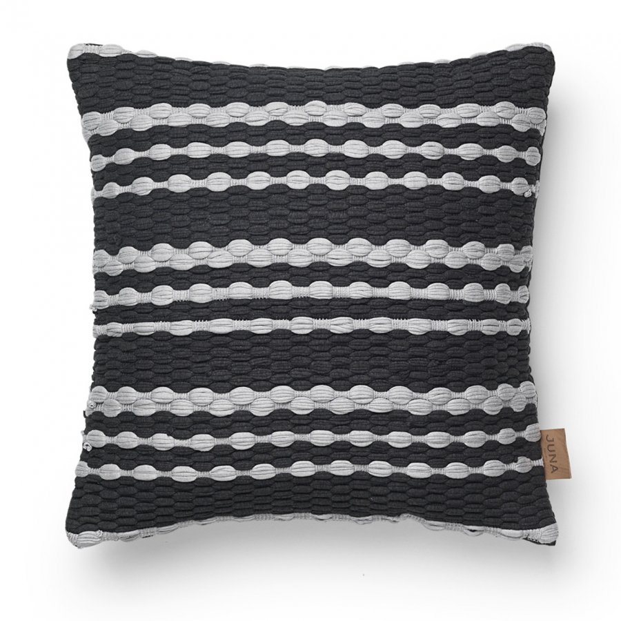 Juna Cross Pude 45x45 cm, Sort/gr�