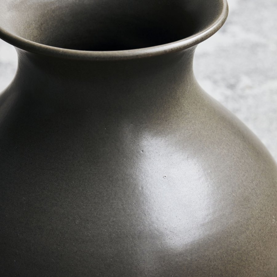 House Doctor Santa Fe Vase H23 cm, Skallet Mudder