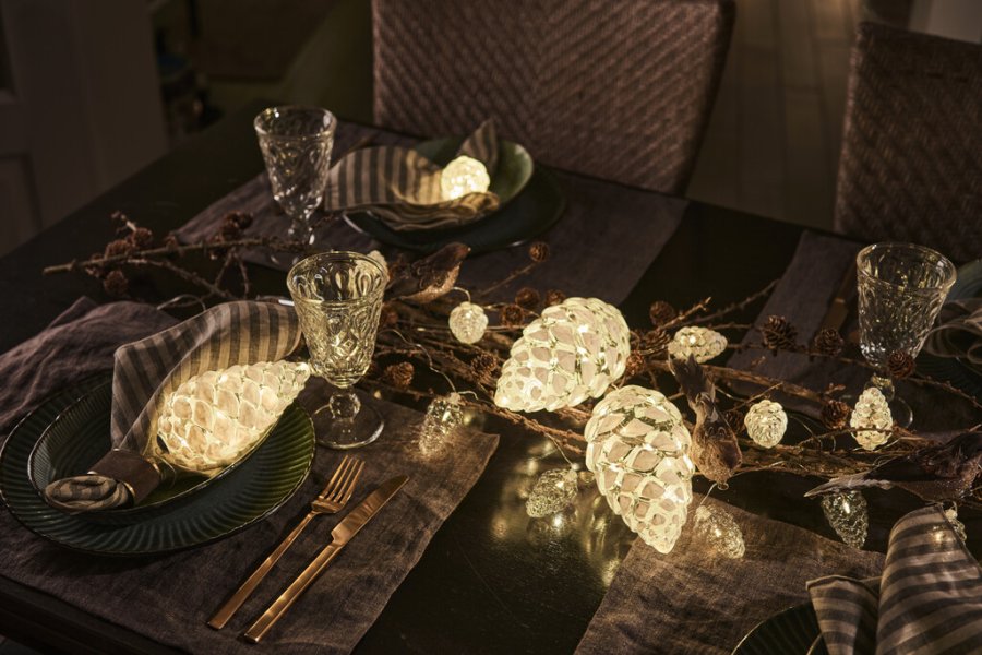 Sirius Celina Lysdekoration Kogle H12 cm, Snehvid