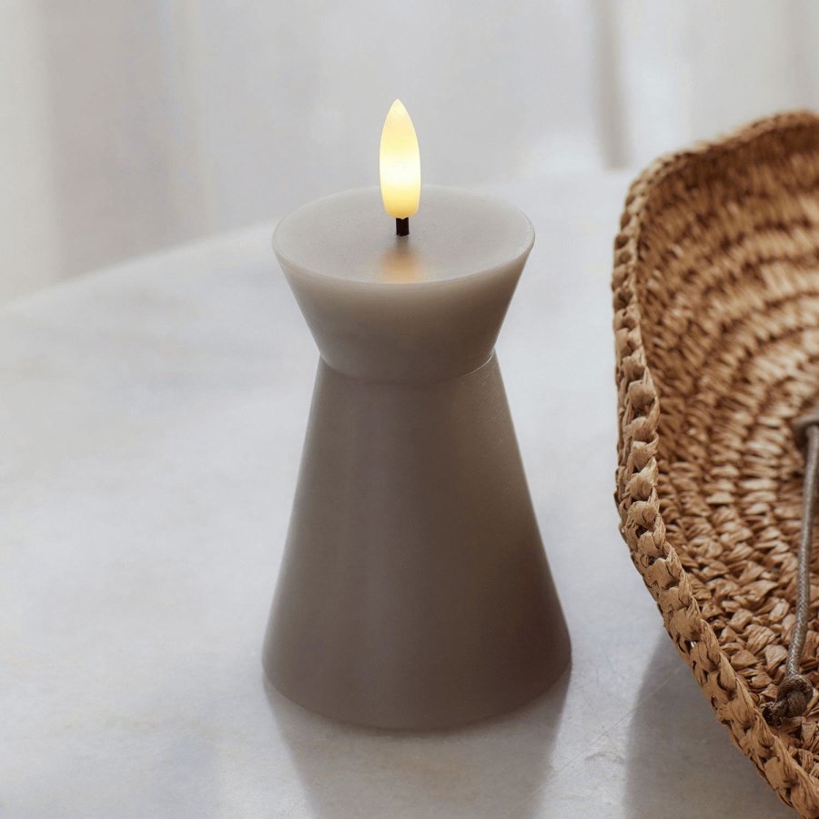 Sirius Sille Nordic Sculpture Stumpekerze Kegel LED �6,7/H10 cm, Warmgrau