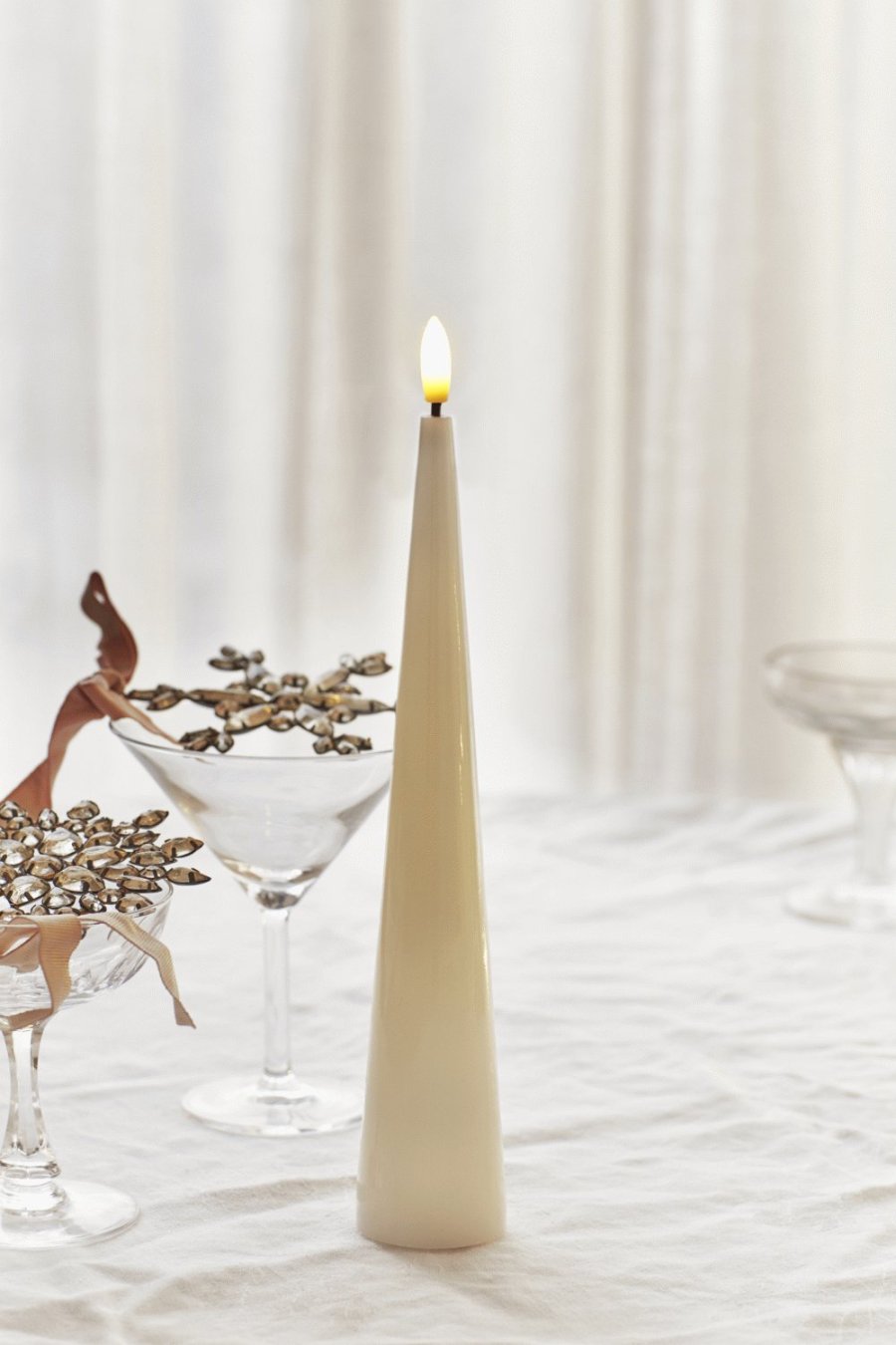 Sirius Sille Kegelkerze LED 4,8/H26 cm, Ivory