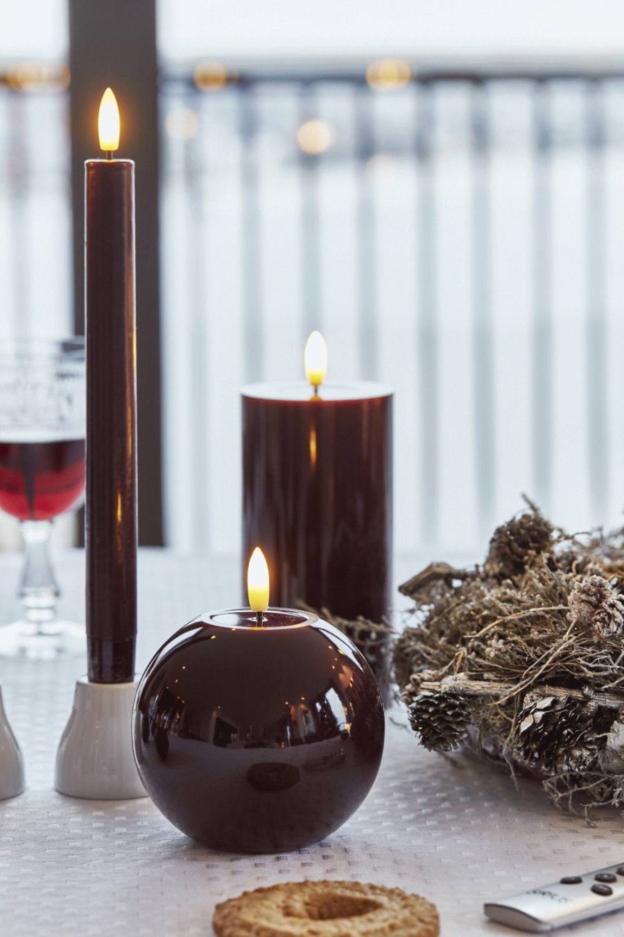 Sirius Sille Kugelkerze LED 9/H10 cm, Bordeaux