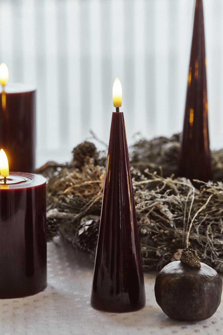 Sirius Sille Kegelkerze LED 4,8/H17 cm, Bordeaux