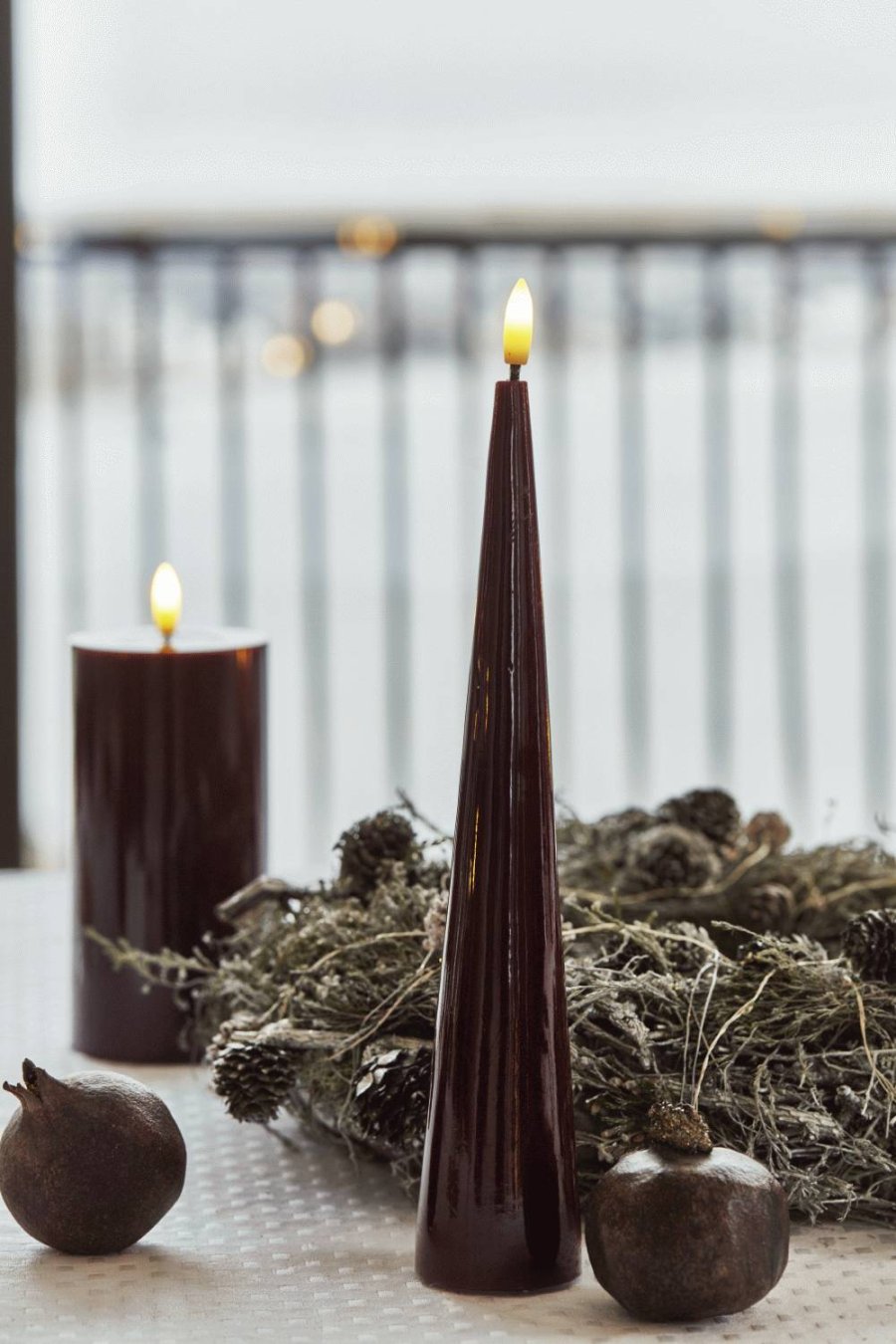 Sirius Sille Kegelkerze LED 4,8/H26 cm, Bordeaux