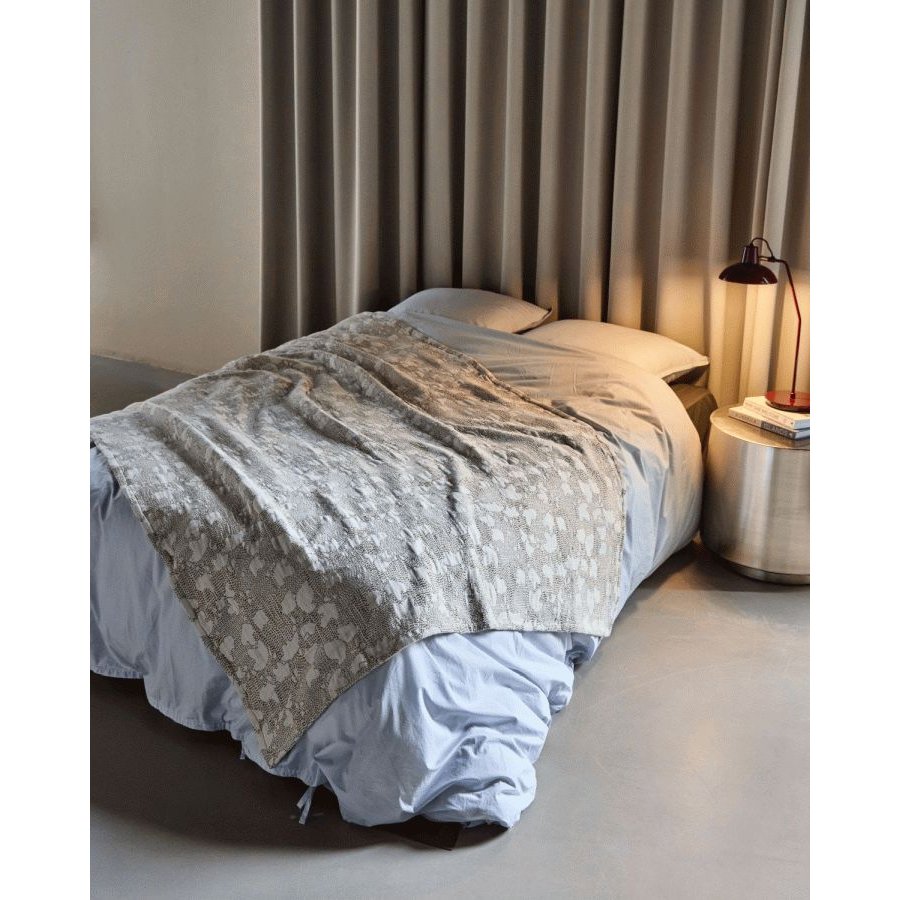 House Doctor Mori Senget�ppe 140x220 cm, R�hvid/Kakifarvet