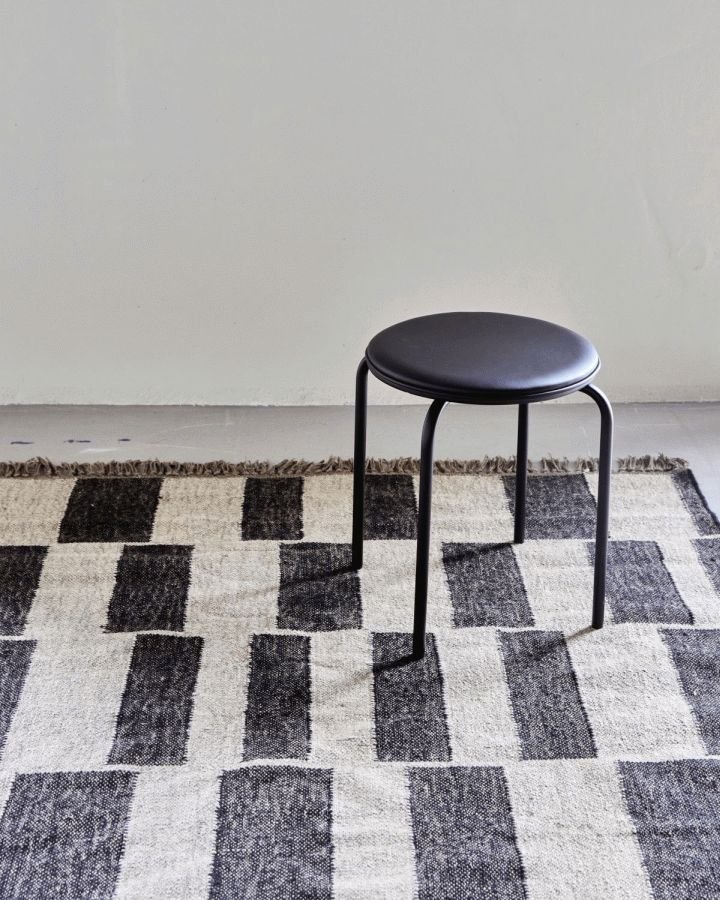 House Doctor Pova Skammel H45 cm, Sort