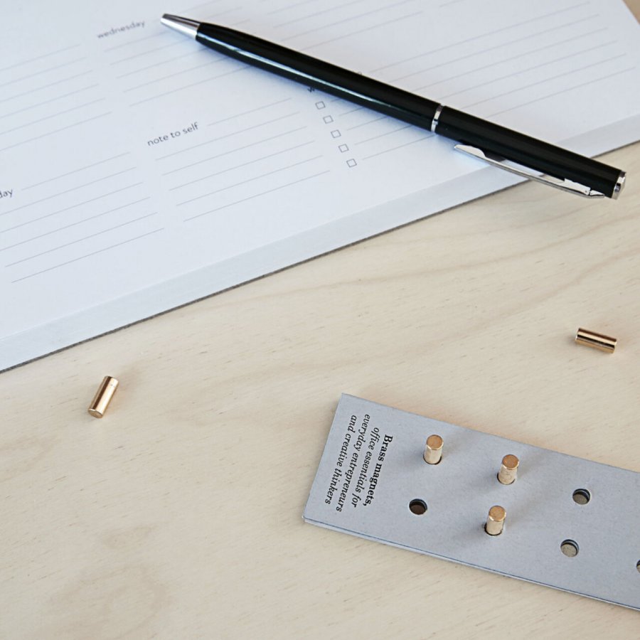 Monograph Magneter, Messing