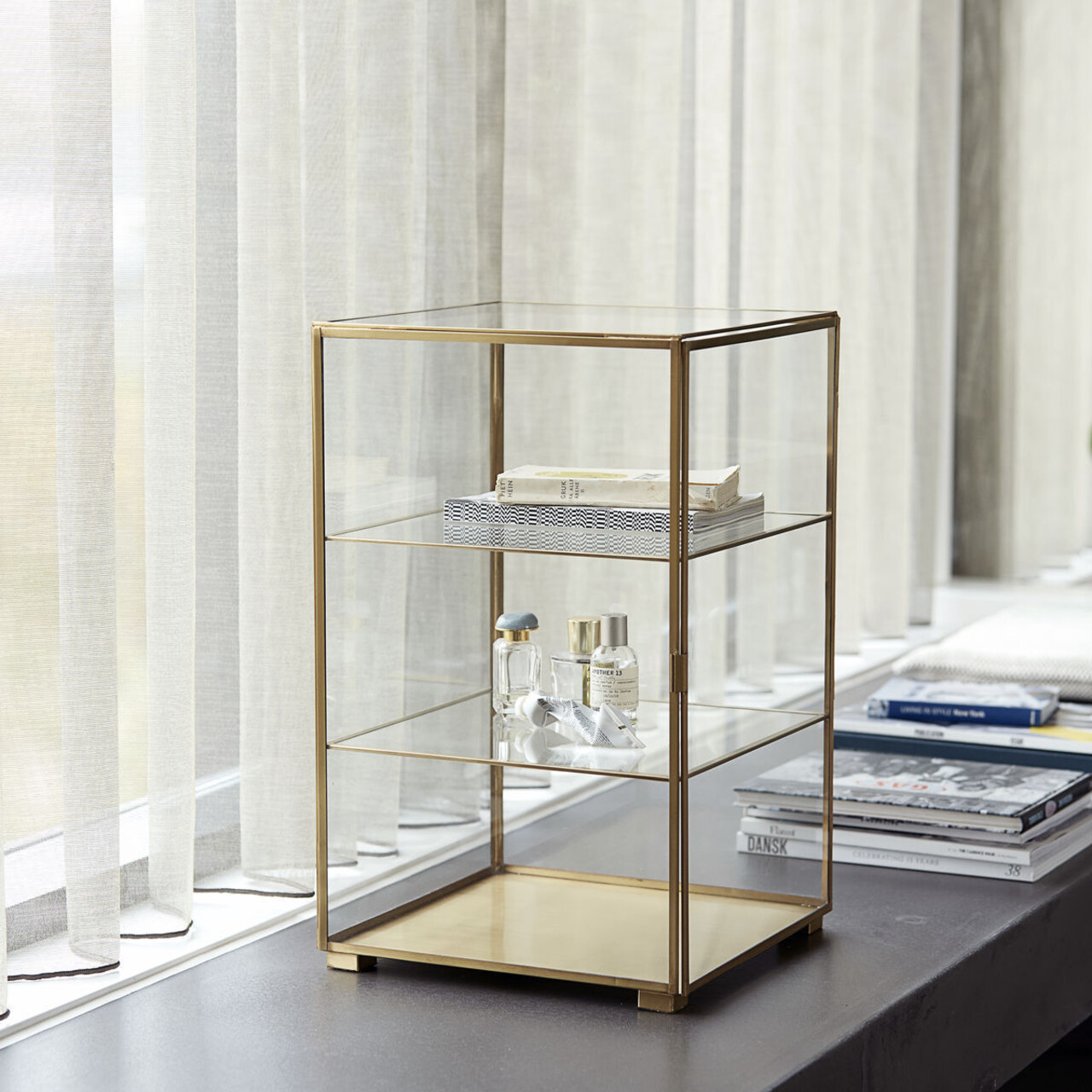 House Doctor Kabinet Glass H56,6 cm, Messing - Reoler -