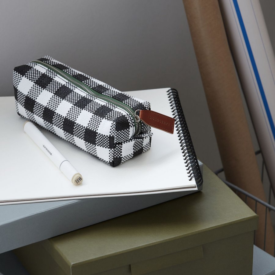 Monograph Check Penalhus, Sort