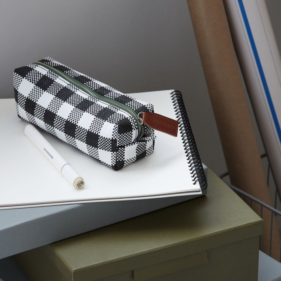 Monograph Check Penalhus, Sort