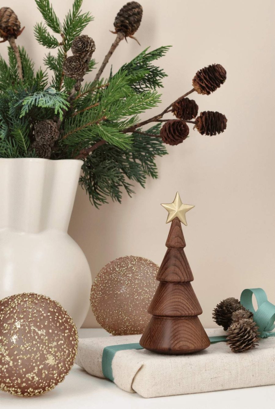 Spring Copenhagen Weihnachtsbaum mit Goldstern 13,8 cm, Thermobuche