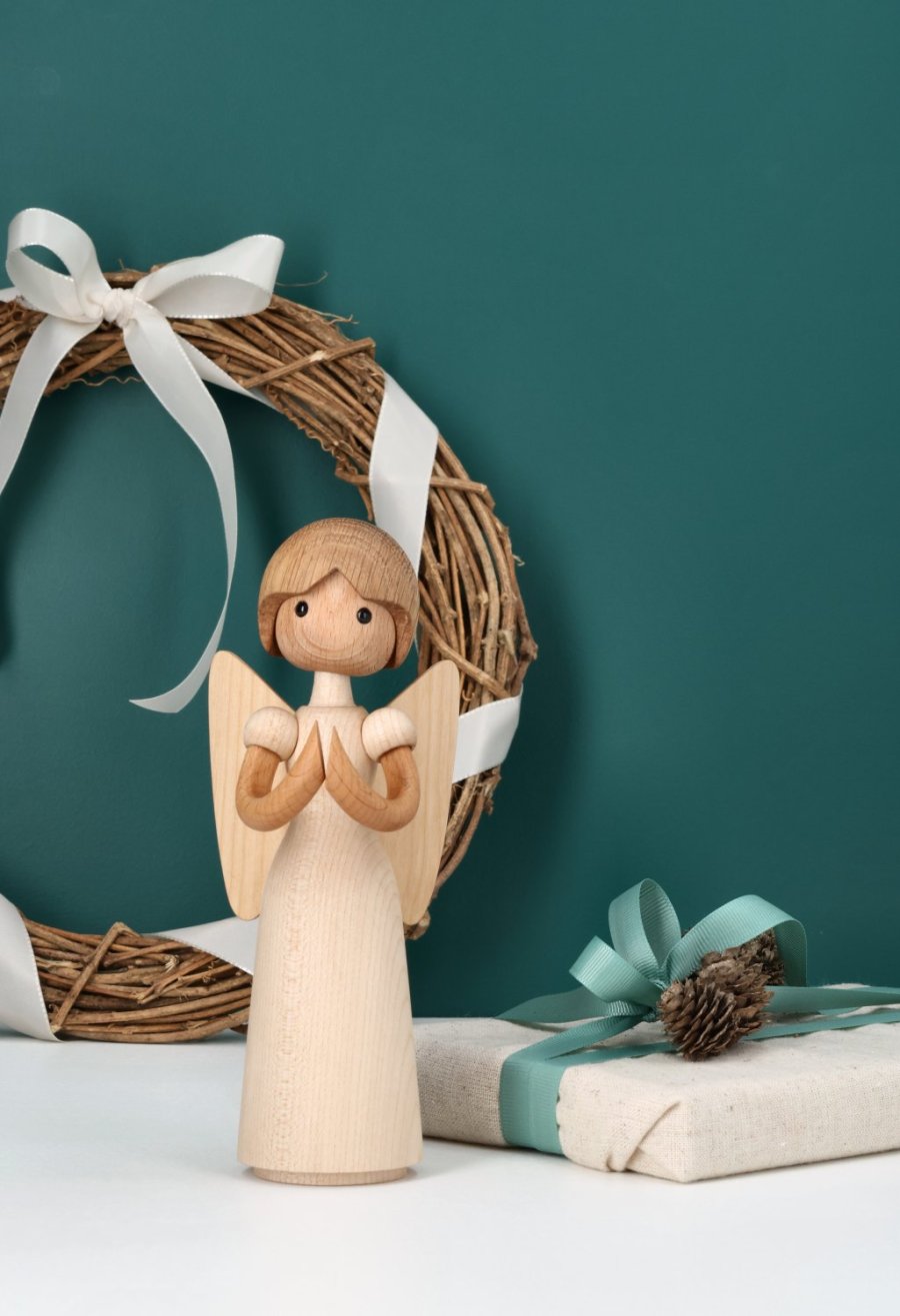 Spring Copenhagen Engel Lucia H19,5 cm, Esdoorn