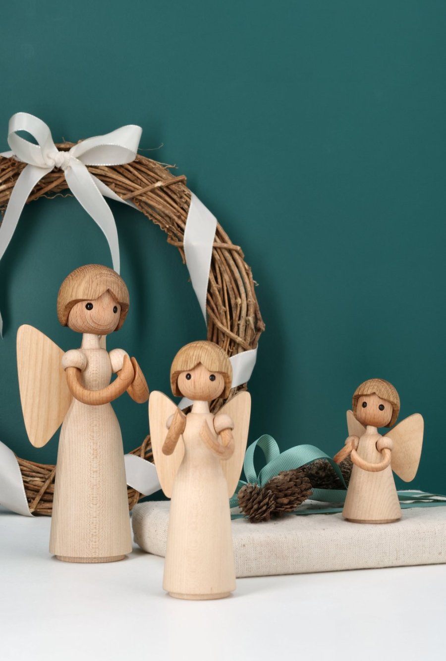 Spring Copenhagen Engel Lucia H19,5 cm, Esdoorn