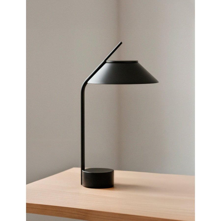 Stelton Vinkel Tr�dl�s Lampe LED H41,5 cm, Sort
