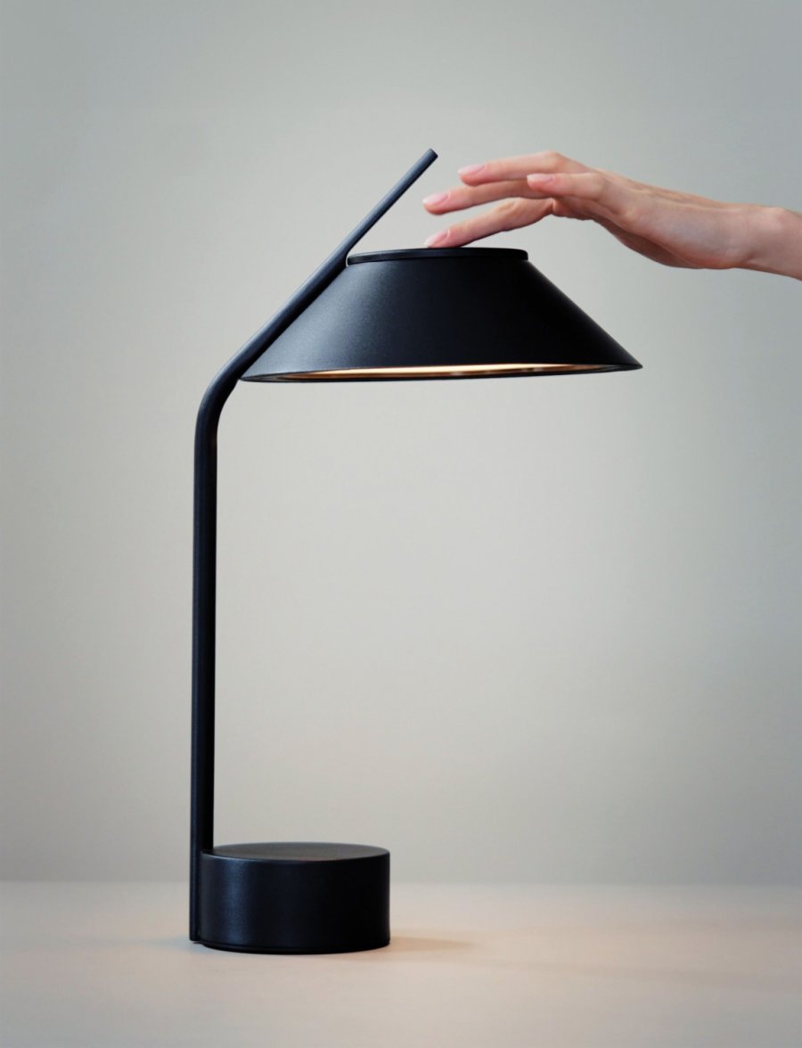 Stelton Vinkel Tr�dl�s Lampe LED H41,5 cm, Sort