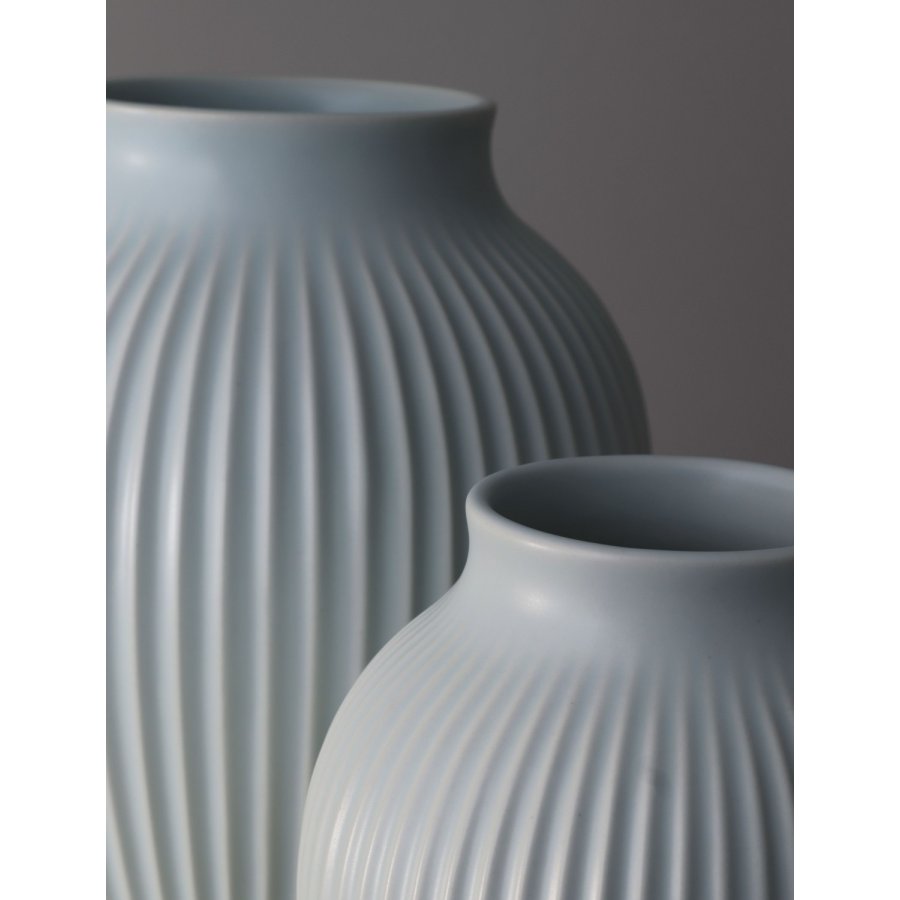 Knabstrup Keramik Ripple Vase H20 cm, Mat Ice Blue