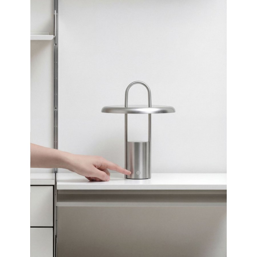 Stelton Pier Tr�dl�s Bordlampe H25 cm, St�l