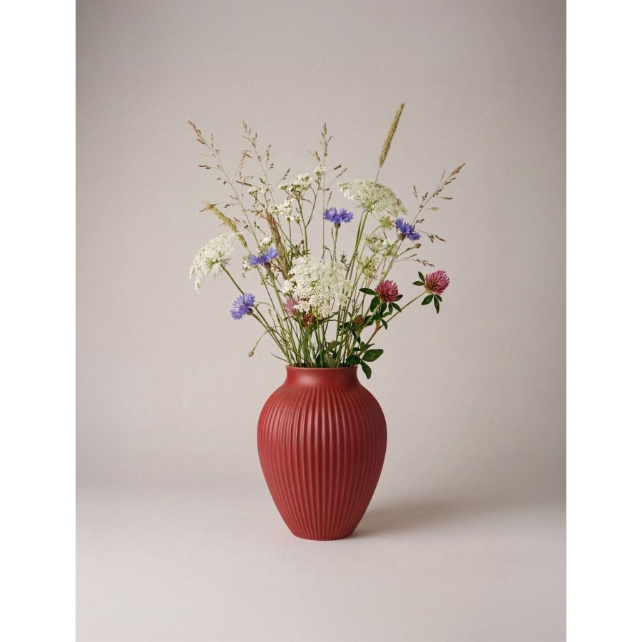 Knabstrup Keramik Ripple Vase H27 cm, Soft Cherry Red