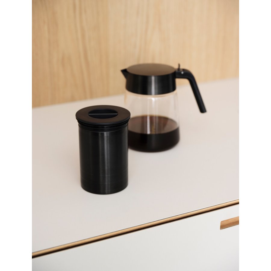 Stelton Nohr Glaskanne 1,2 L, Metallisch Schwarz