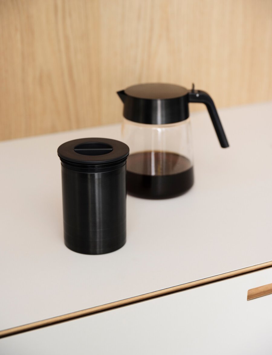 Stelton Nohr Glaskanne 1,2 L, Metallisch Schwarz