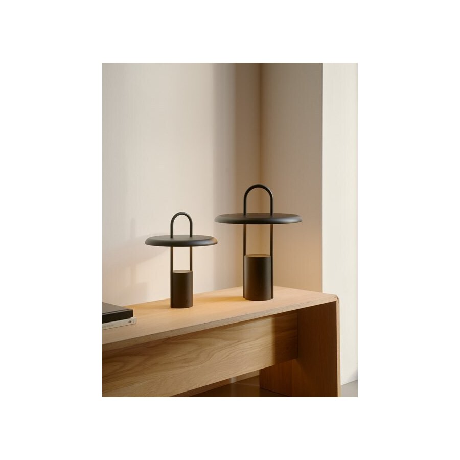 Stelton Pier Tragbare Tischleuchte H33,5 cm, Schwarz