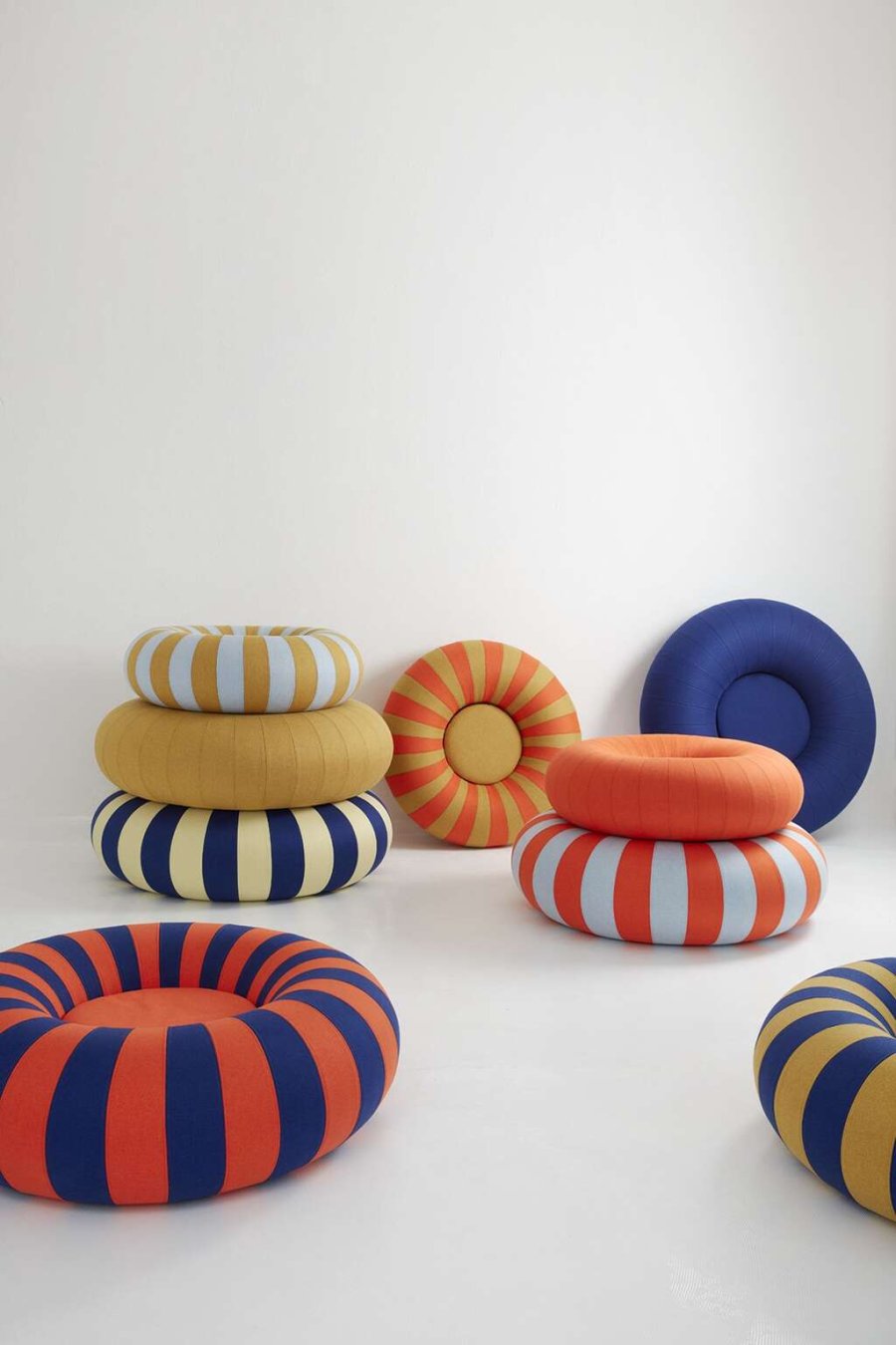 Studio About Float Pouf 80 cm, Ocker/Rot