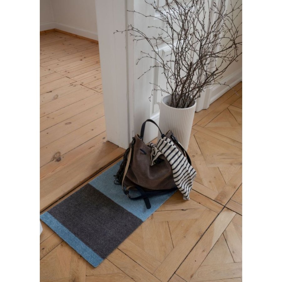 Tica Copenhagen Stripes Bodenmatte 40x60 cm, Blau/Stahlgrau