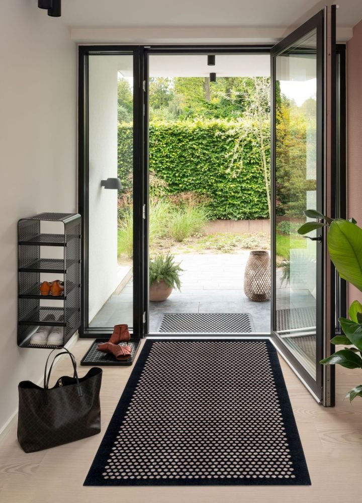 Tica Copenhagen Dot Schmutzfangmatte 110x200 cm, Sort/Sand
