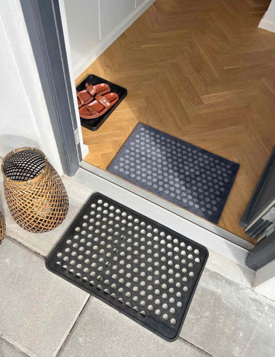 Tica Copenhagen Dot Schmutzfangmatte 40x60 cm, Schwarz
