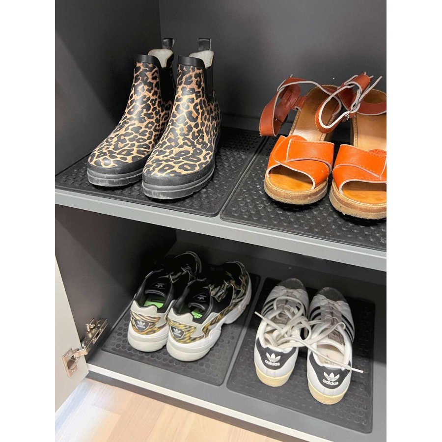 Tica Copenhagen Dot Gummimatte f&uuml;r Schuhregal 2er Set 26x31 cm, Schwarz