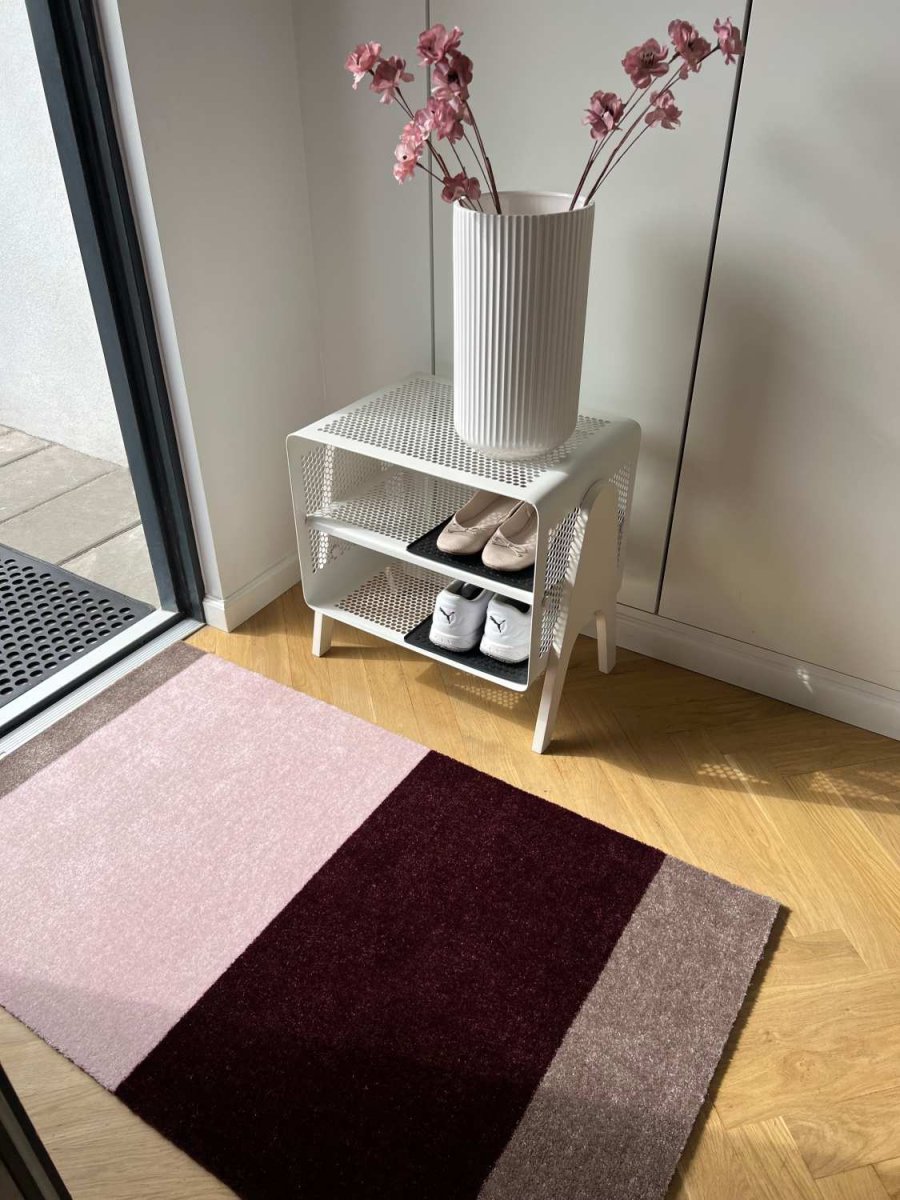 Tica Copenhagen Stripes Horisontal Gulvmtte 67x120 cm, Bordeaux/Rose/Sand