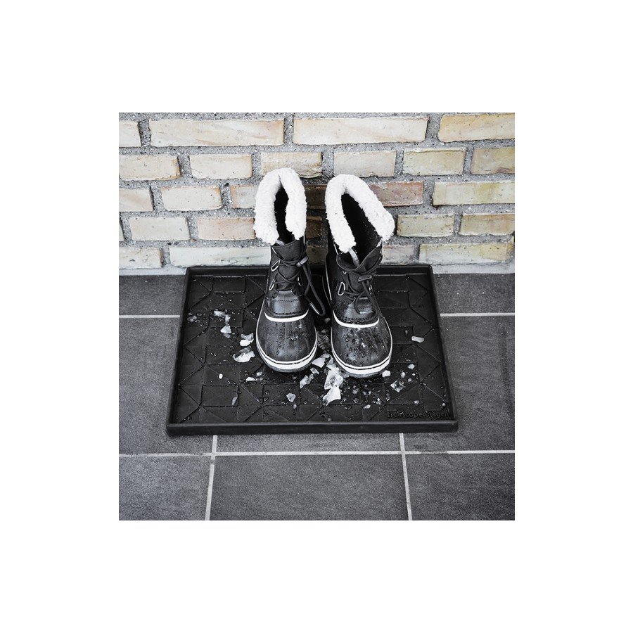 Tica Copenhagen Trekant Skobakke 38x48 cm, Sort