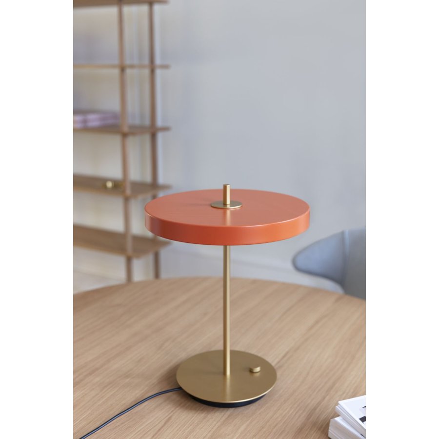 UMAGE Asteria Trdls Bordlampe LED H41,5 cm, Nuance Orange/Messing