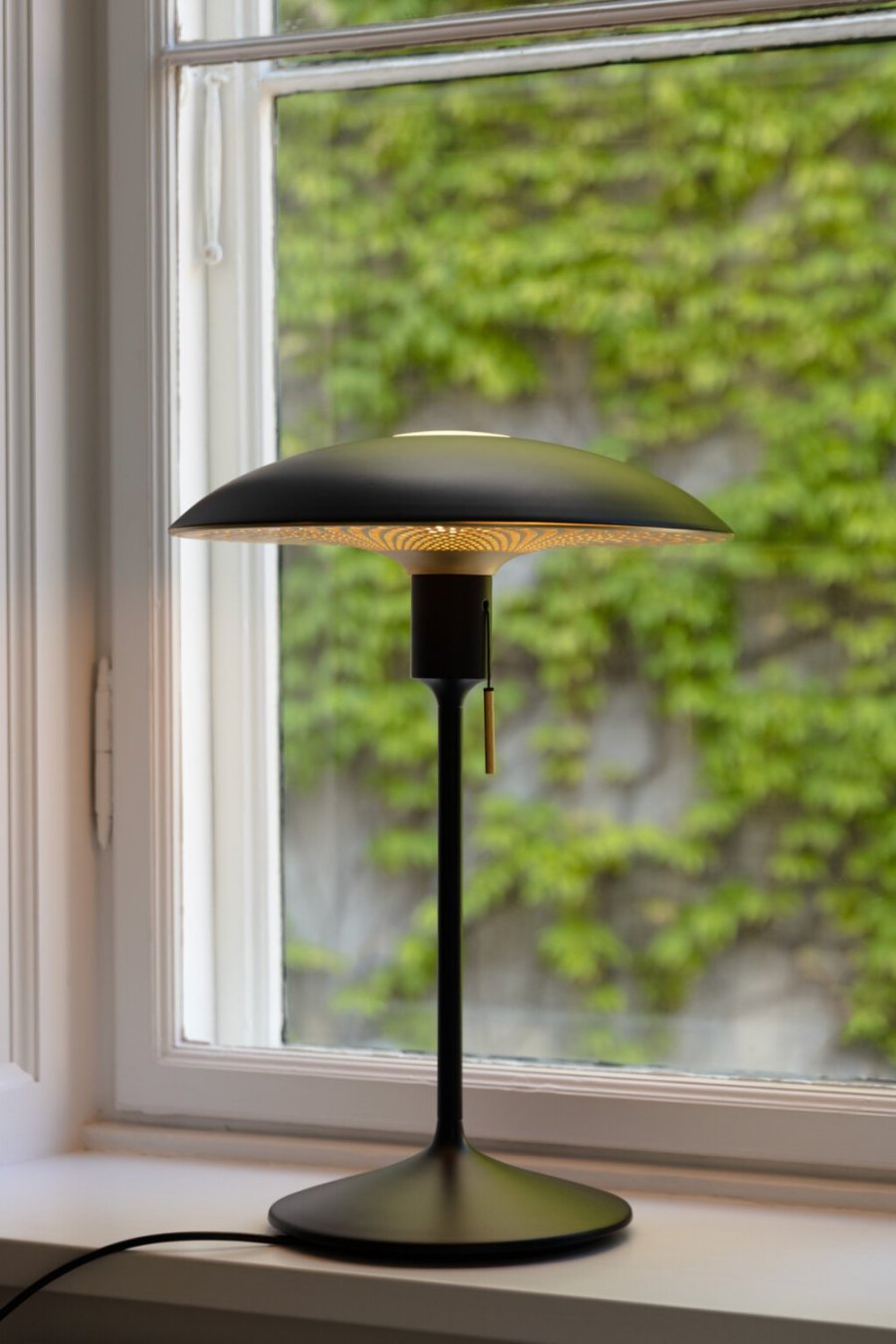 UMAGE Manta Ray Bordlampe H50,6 cm, Sort/Messing
